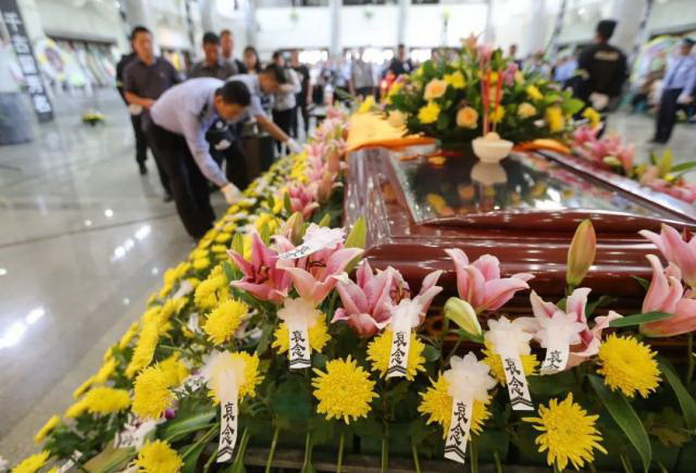 上海殡仪策划 花圈